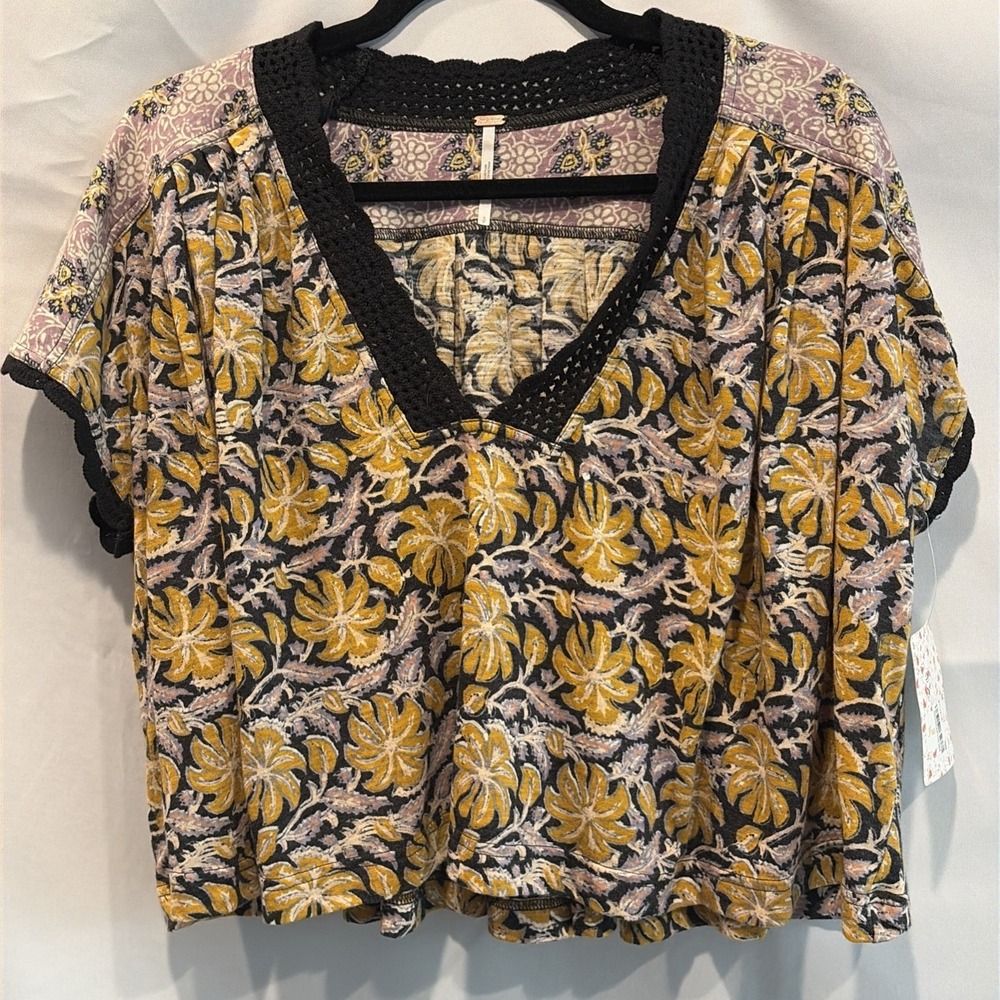 NWT Free People Leilani Black Floral Crop Top Crochet Lace Trim V-Neck Boho Sz S